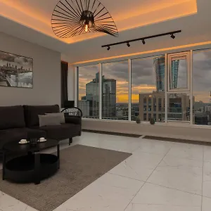 Apartament Luxurious Unique Tower With Skyline By Renters Prestige, Warszawa